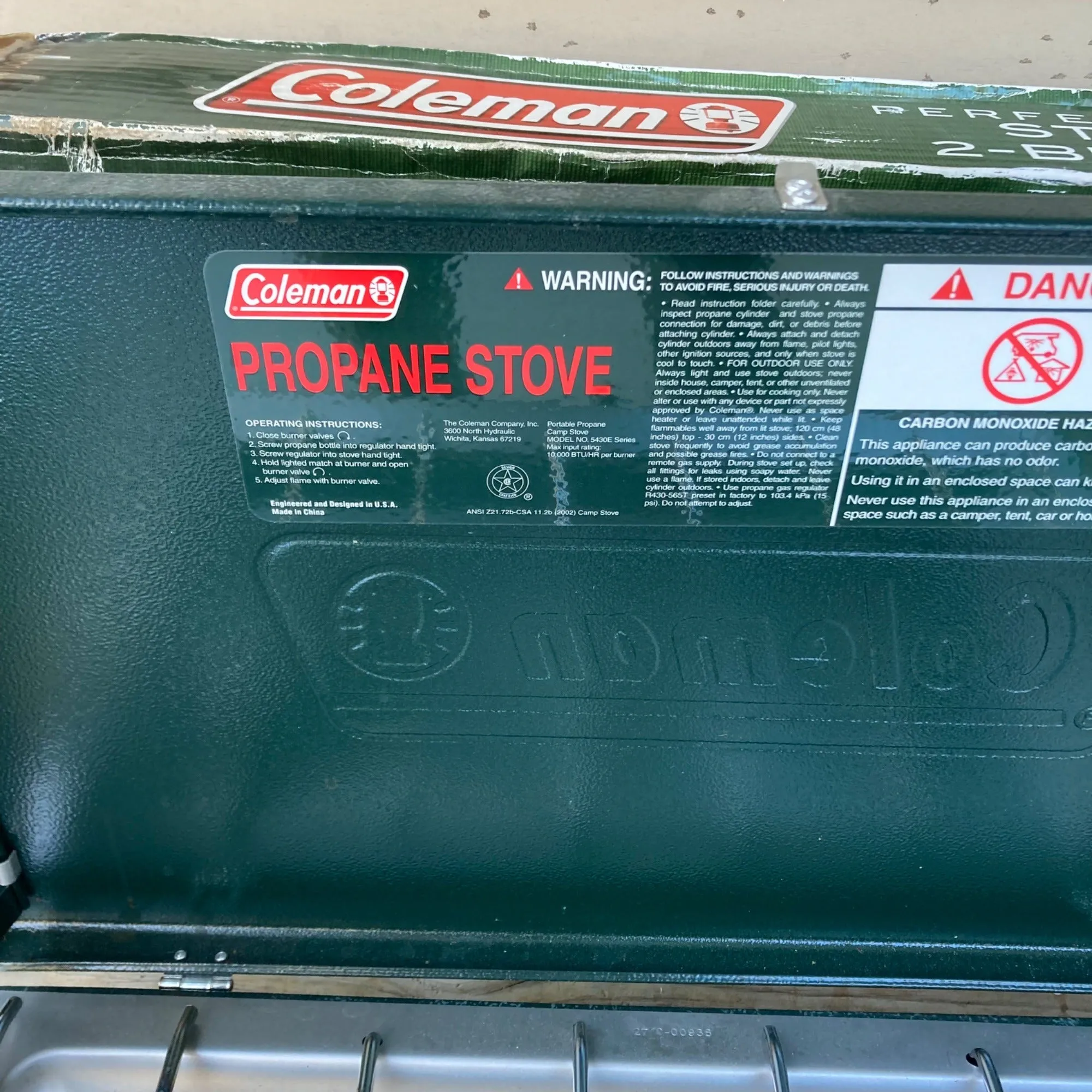 Coleman Perfectflow Propane Camp Stove 2-Burner 20,000 BTU