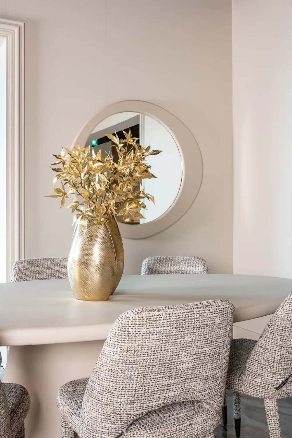 Cut-Out Padded Dining Chair | OROA Cecilia