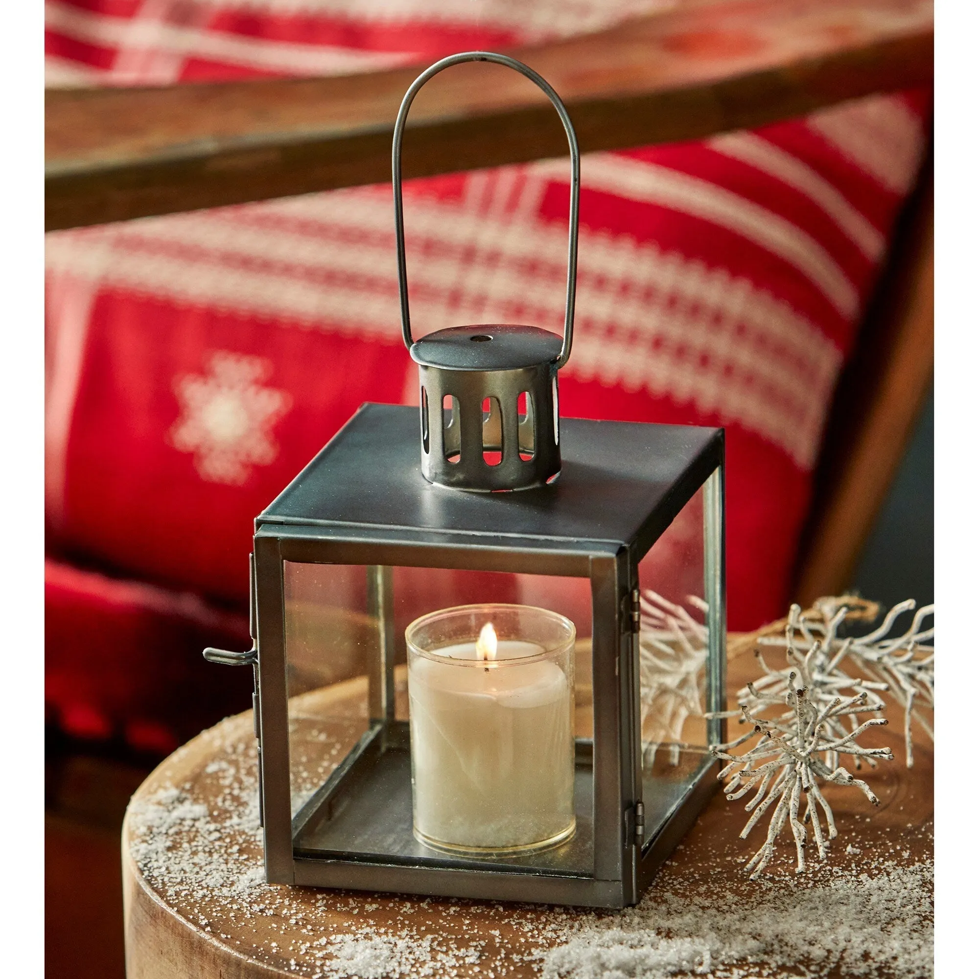 Elton Lantern