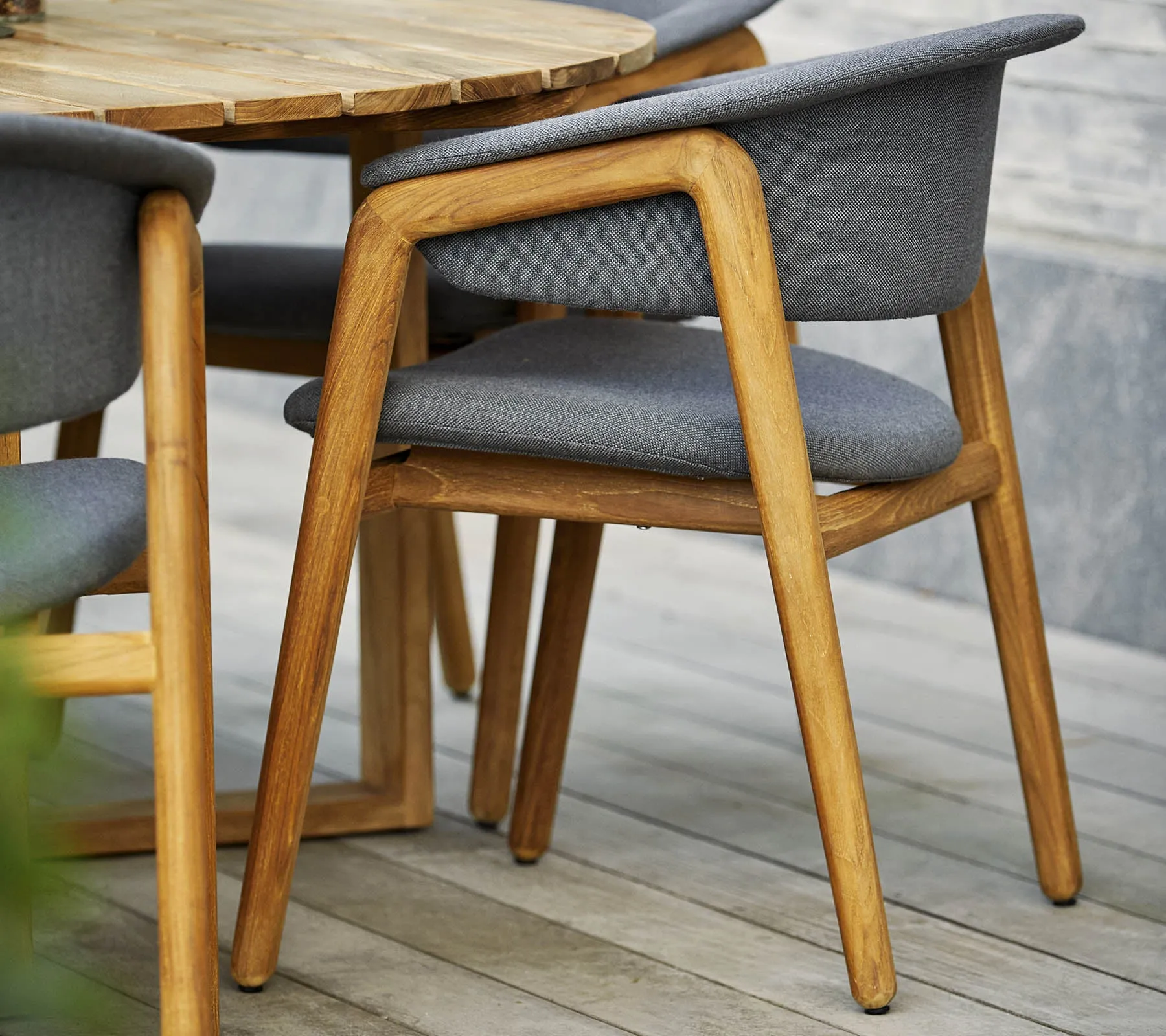 Luna armchair