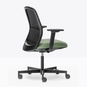 Pedrali Polar 3775 swivel chair with armrests, padded seat and mesh backrest