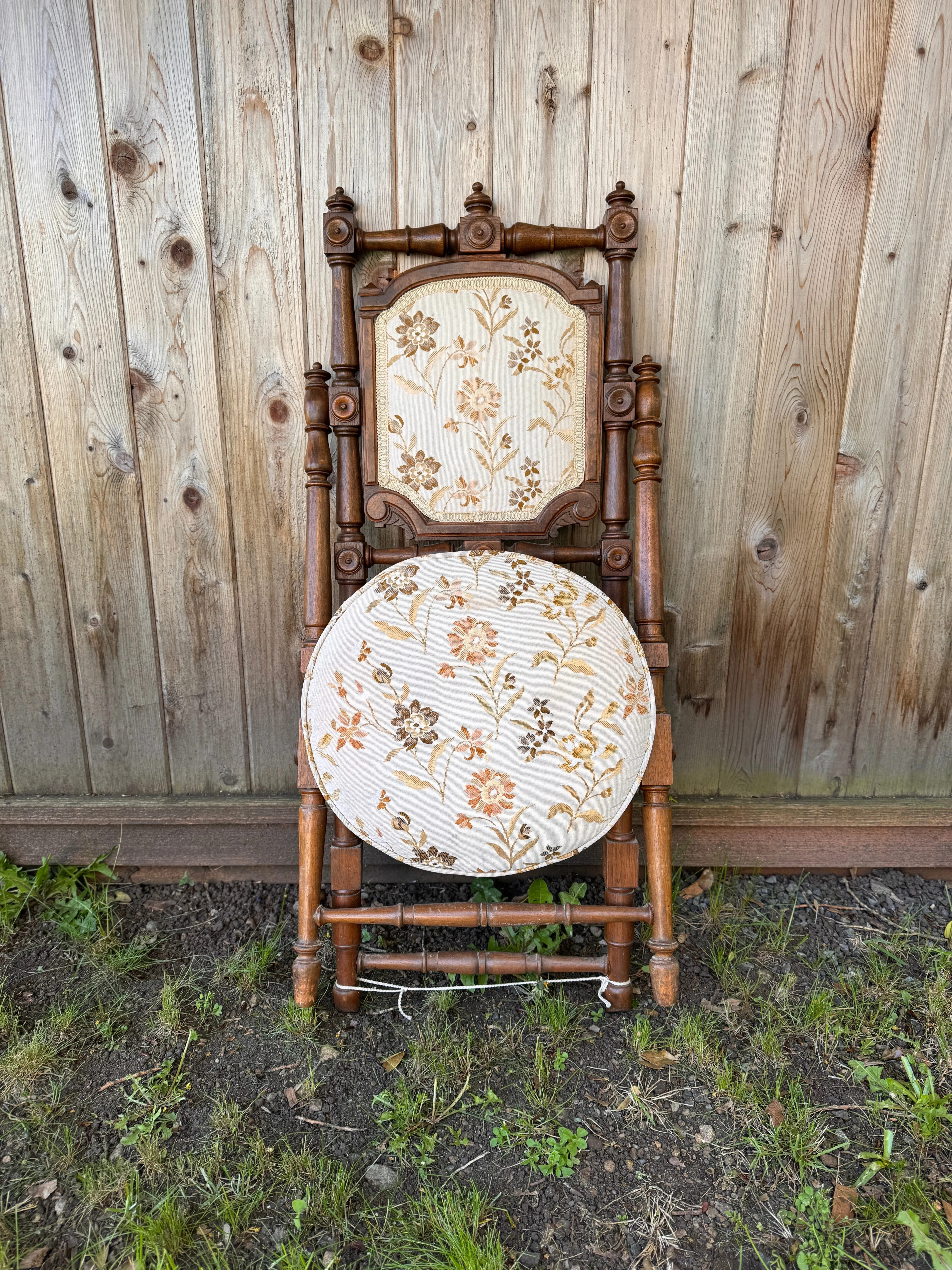 Specialty items Cloud-integrated Chair Antique Victorian Folding
