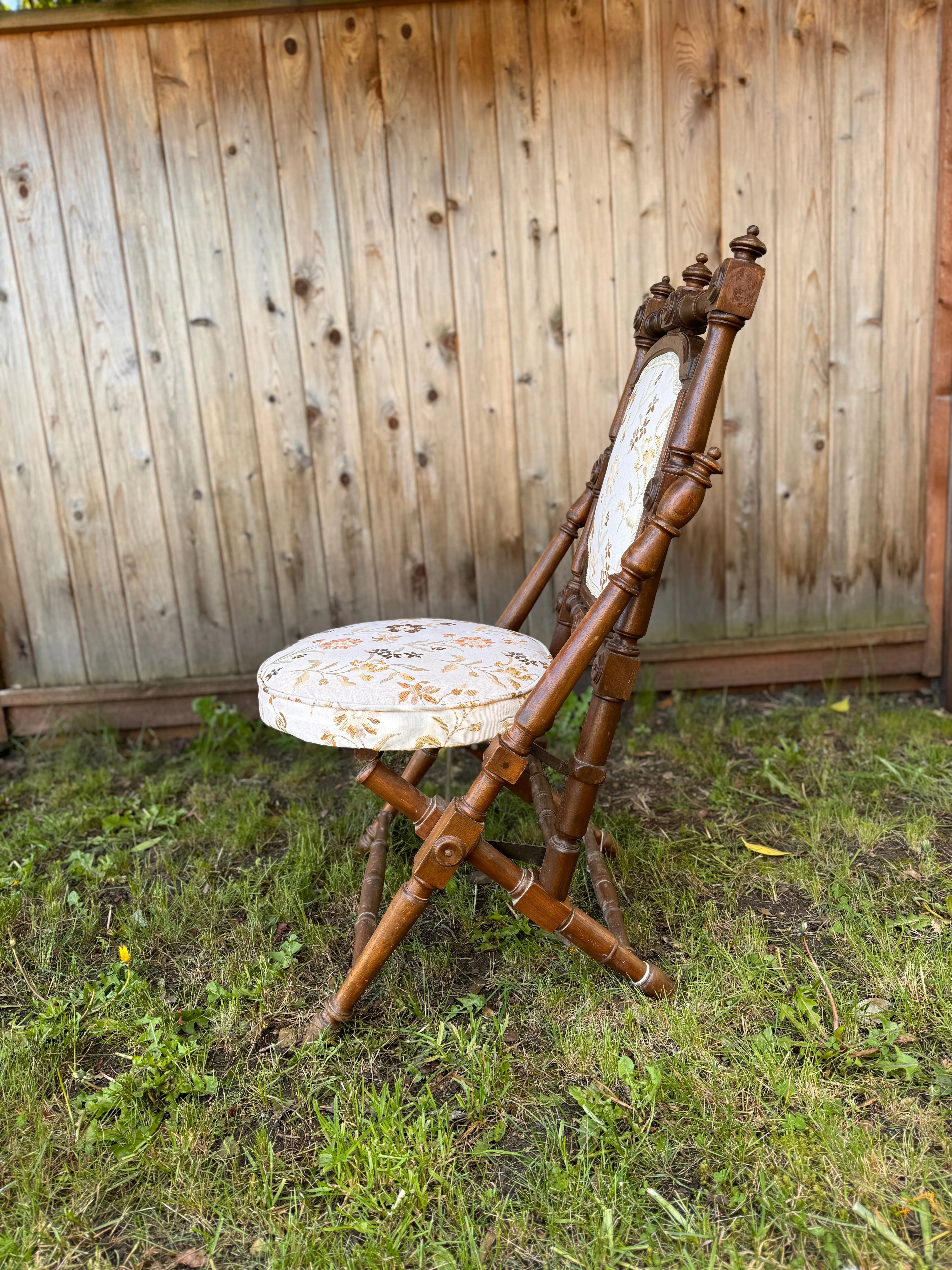 Specialty items Cloud-integrated Chair Antique Victorian Folding