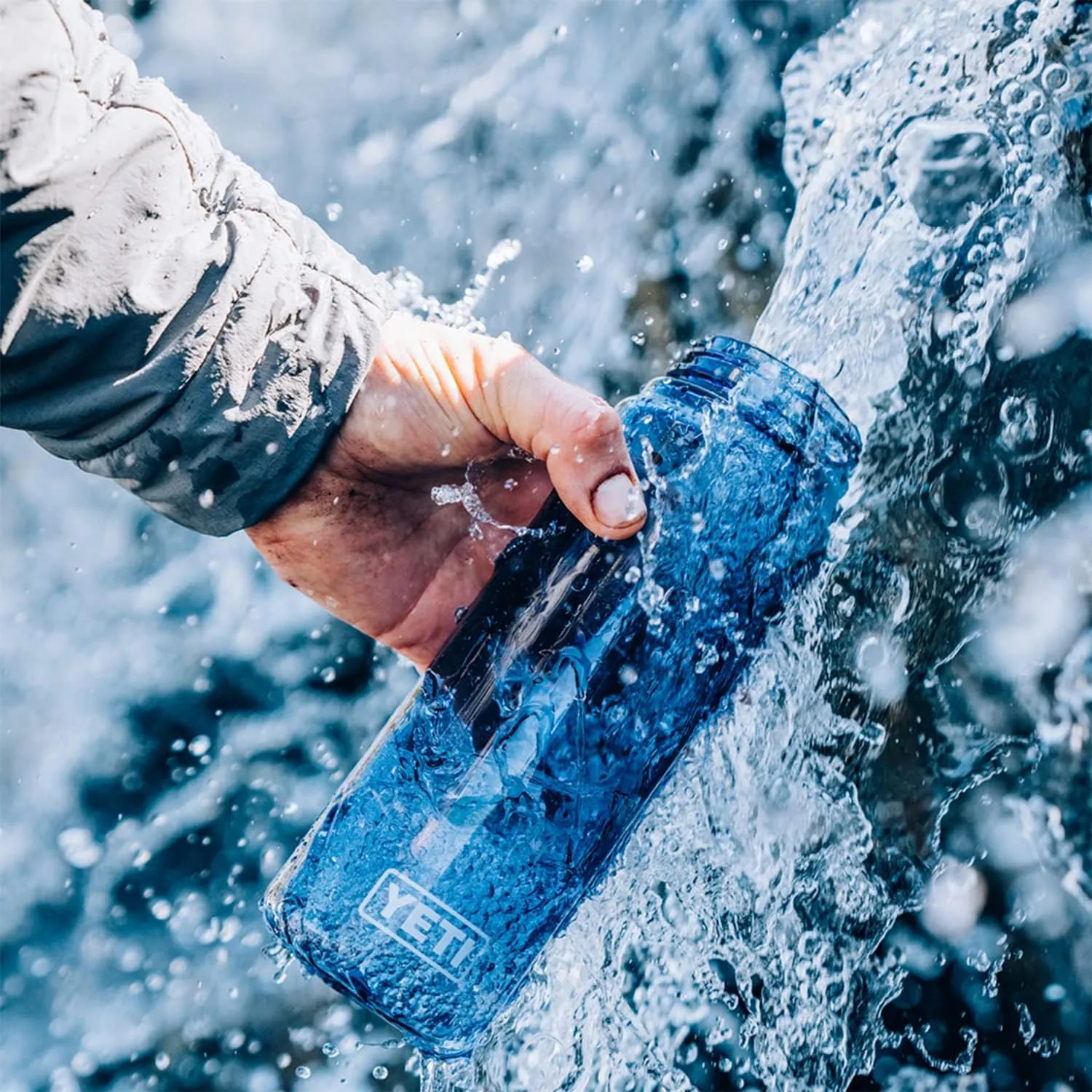 YETI Yonder Water Bottle with Yonder Chug Cap, Lightweight, Leakproof and BPA-Free
